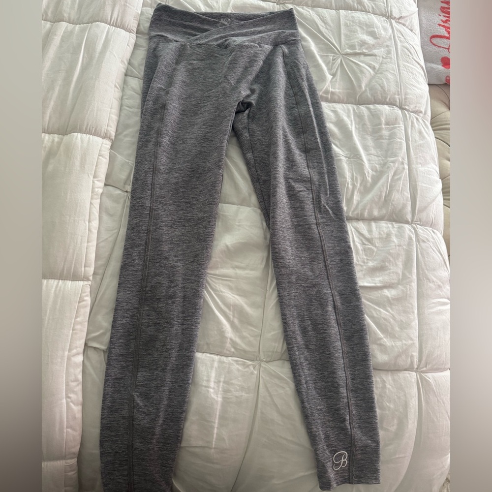 Bombshell sportwear V active leggings Gray Size Medium